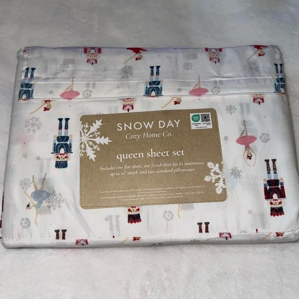 Snow day cozy home  QUEEN SIZE Nutcracker Christmas Sheet Set (Nutcracker Suite)